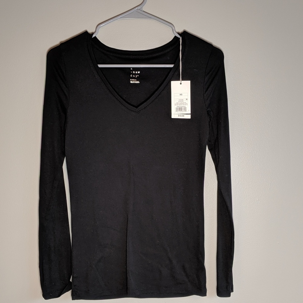 NWT! black v neck